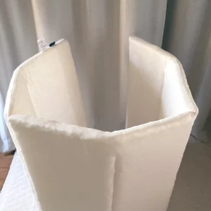 エアリーマットレスを筒形にして自立させている写真